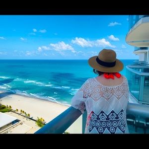 Meet your Posher, Lesilyn